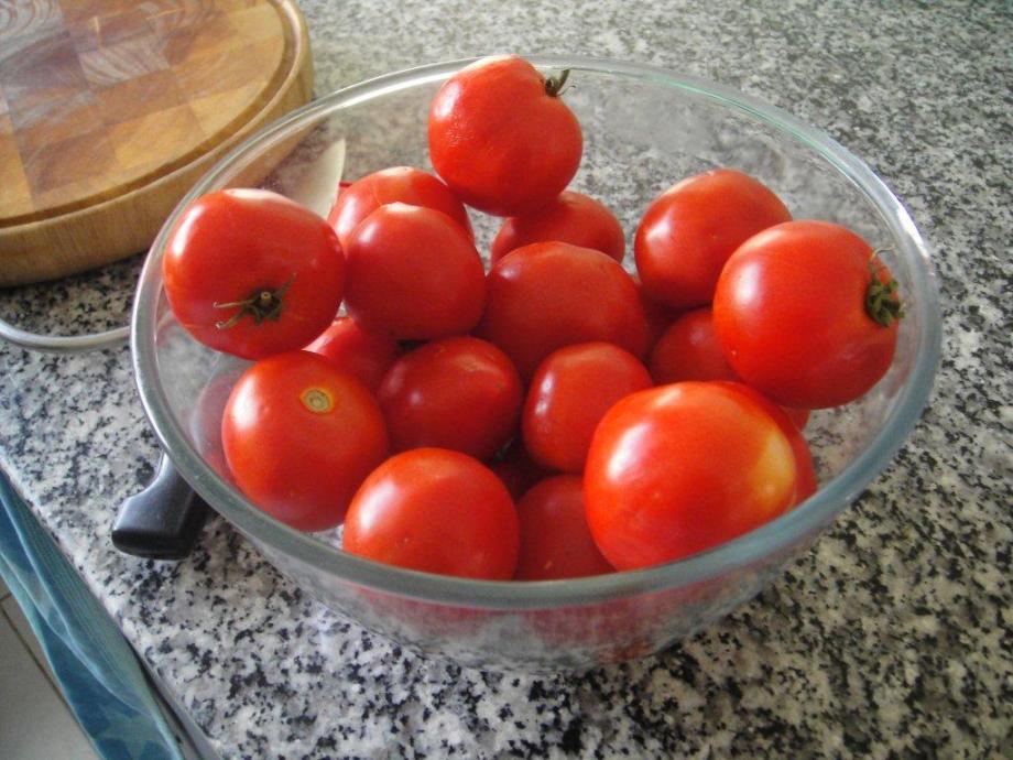 Bowl of tomatoes