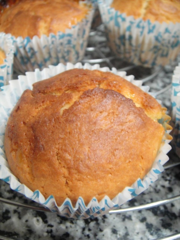 Lemon curd marble muffin