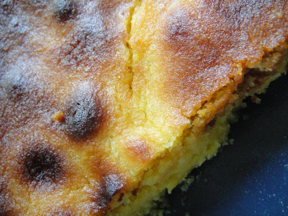 Lemon amaretti cake