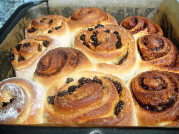 Chelsea buns and cinnamon buns Chelsea and cinnamon buns baked in the tin