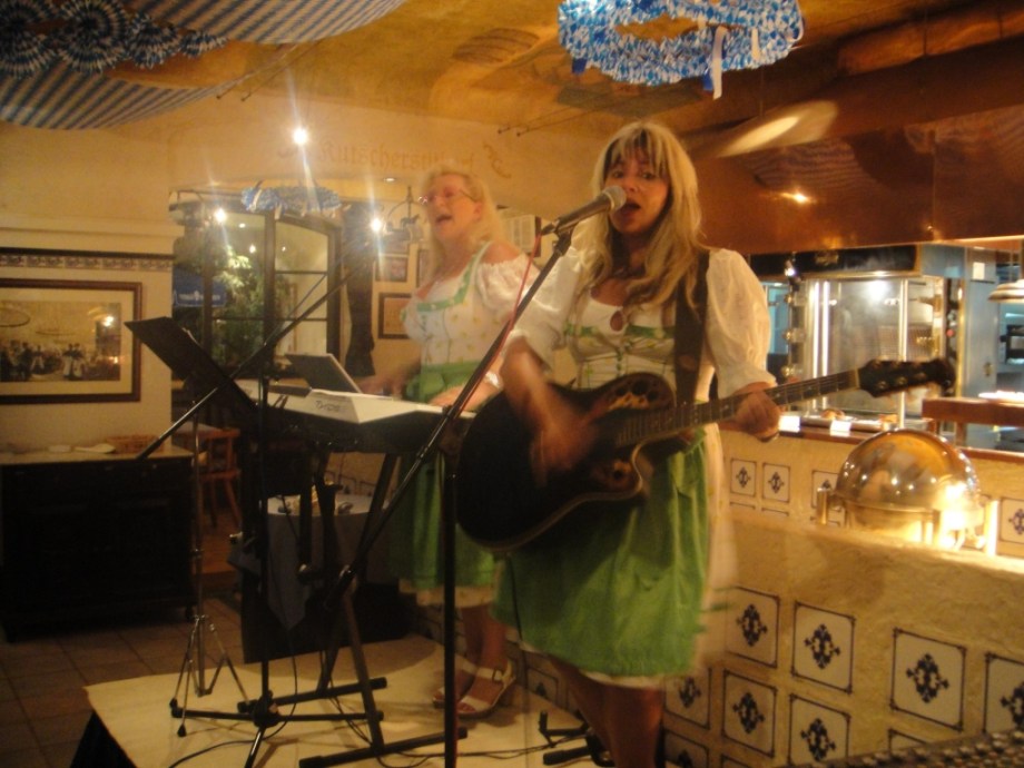 Entertainement - Oktoberfest Dubai