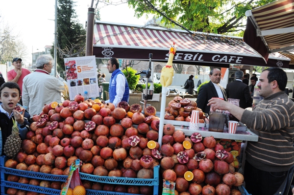 Pomegranate juice stall