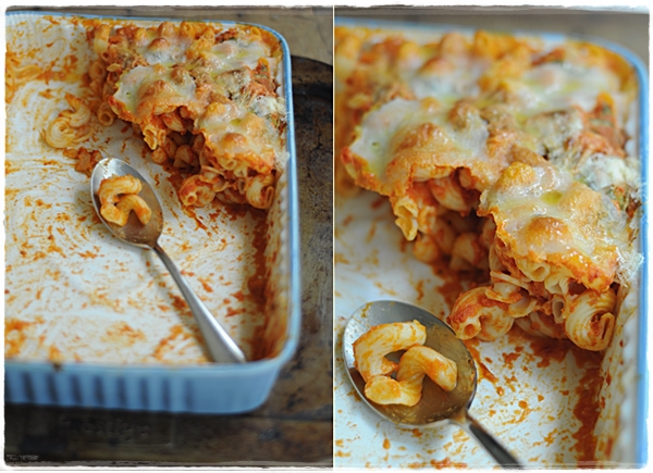 Baked pasta with tomatoes and mozzarella