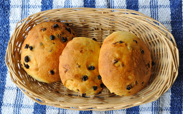 Saffron buns