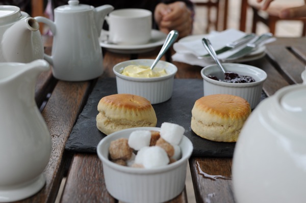 Cream tea - my custard pie A cream tea at the Swan Hotel, Bibury
