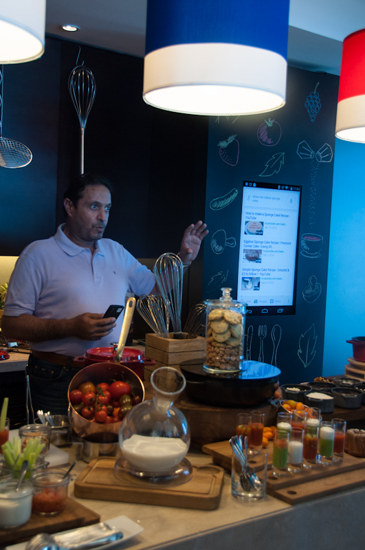 Chef Osama demonstrates how Google apps can help in the kitchen - on mycustardpie.com