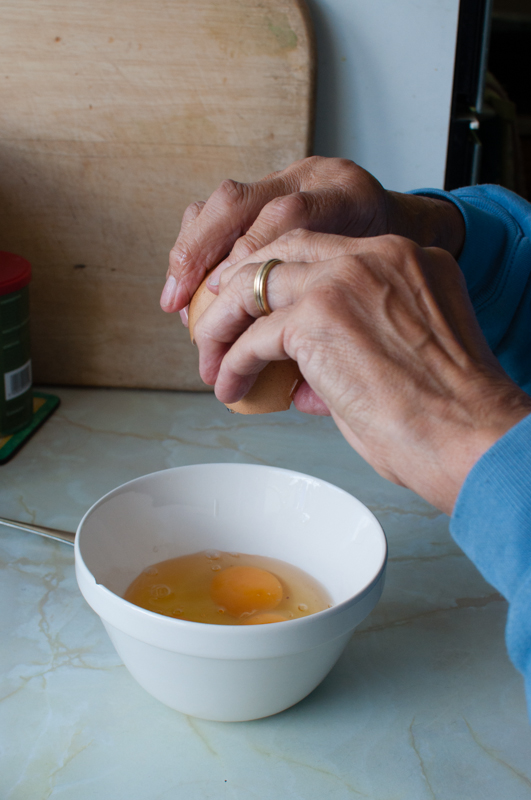 Classic Victoria sandwich cake on www.mycustardpie.com