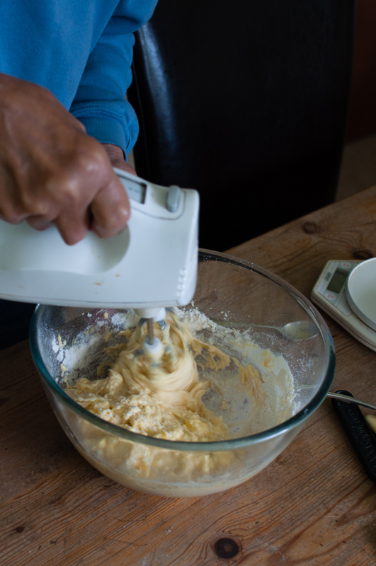 Classic Victoria sandwich cake on www.mycustardpie.com