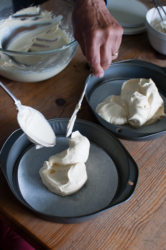 Classic Victoria sandwich cake on www.mycustardpie.com