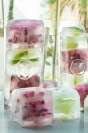 Flavoured ice cubes – a simple way to transform a cocktail. Bookmark for long hot summer days or when you are dreaming of summer. Pomegranate Cointreau fizz on mycustardpie.com