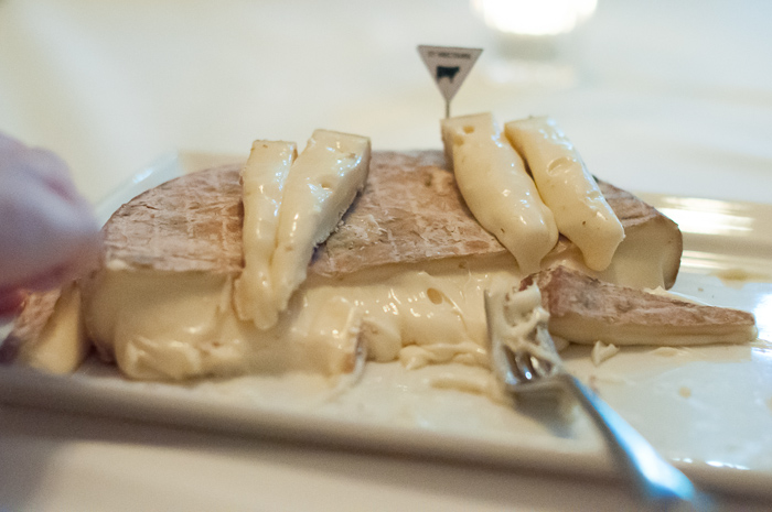 Food tours in Dubai. Read about the best ones on mycustardpie.com