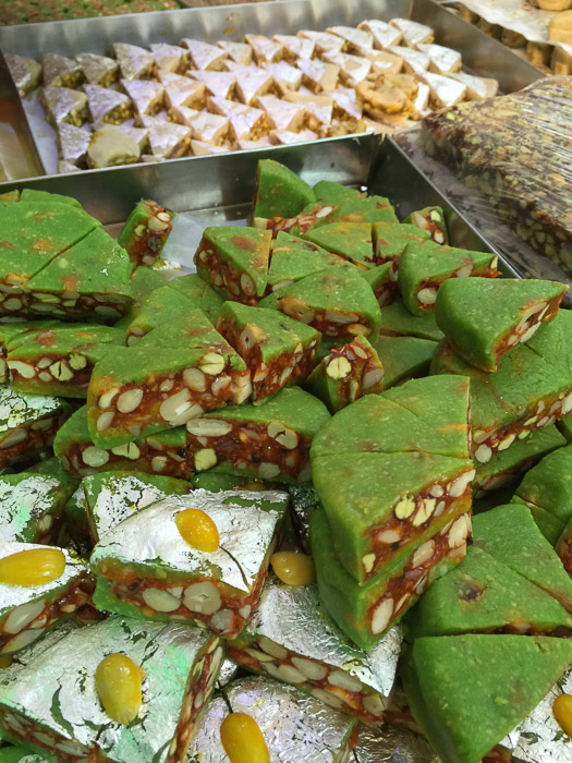 Food tours in Dubai. Read about the best ones on mycustardpie.com