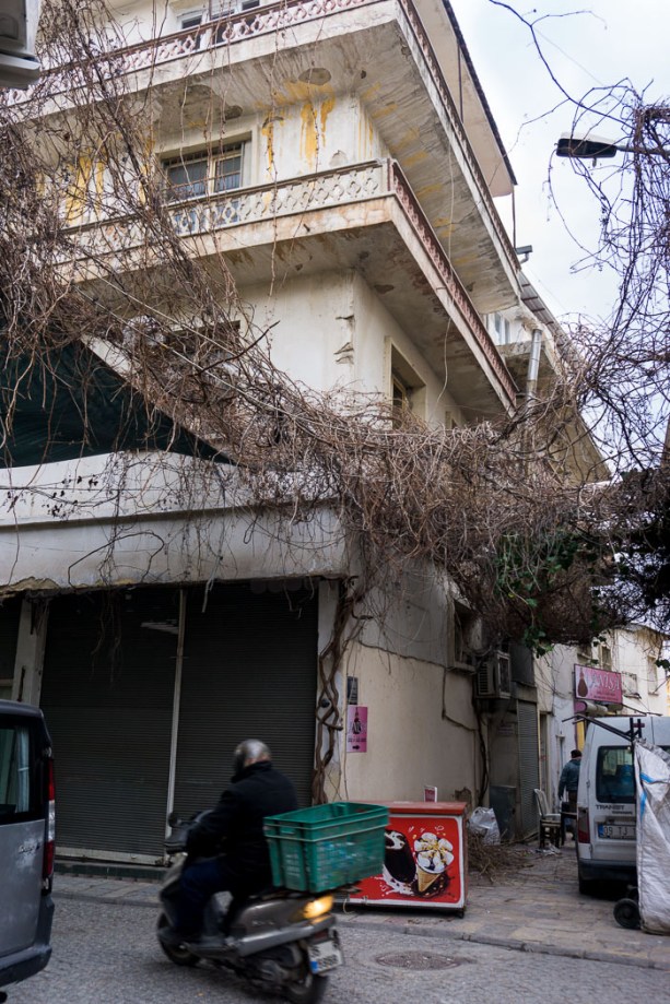 A visit to the Kemeralti Bazaar in Izmir - more info on mycustardpie.com