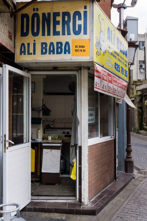 A visit to the Kemeralti Bazaar in Izmir - more info on mycustardpie.com