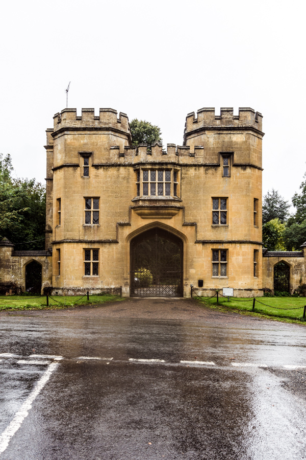 A Tudor gatehouse at the drive to Sudeley castle